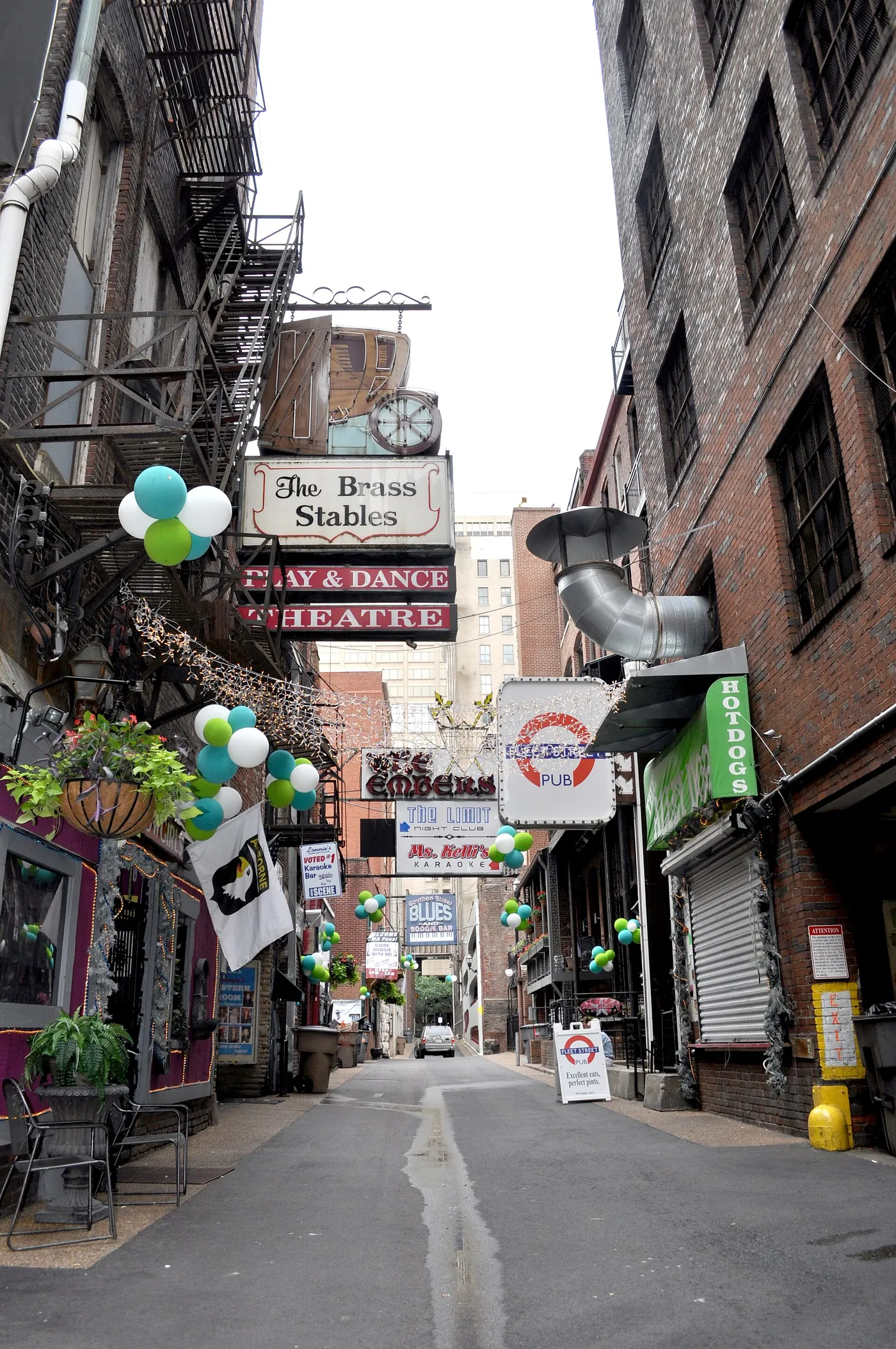 Printers Alley sign and clubs in downtown Nashville